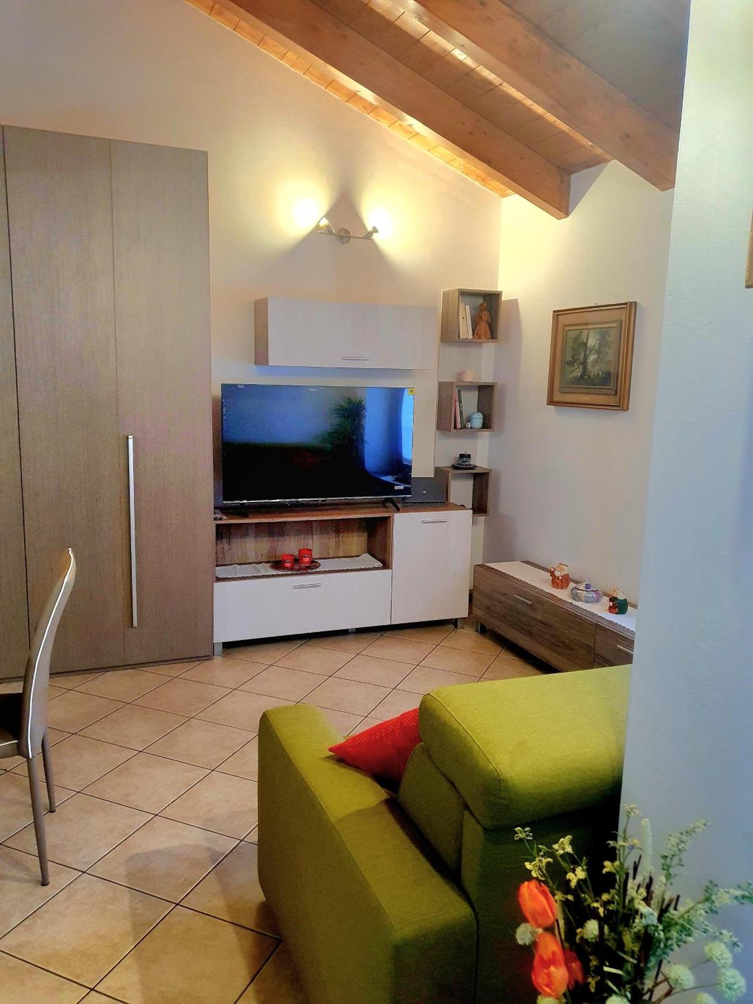 Dimora Chiaretta Apartment Caronno Pertusella Exterior photo